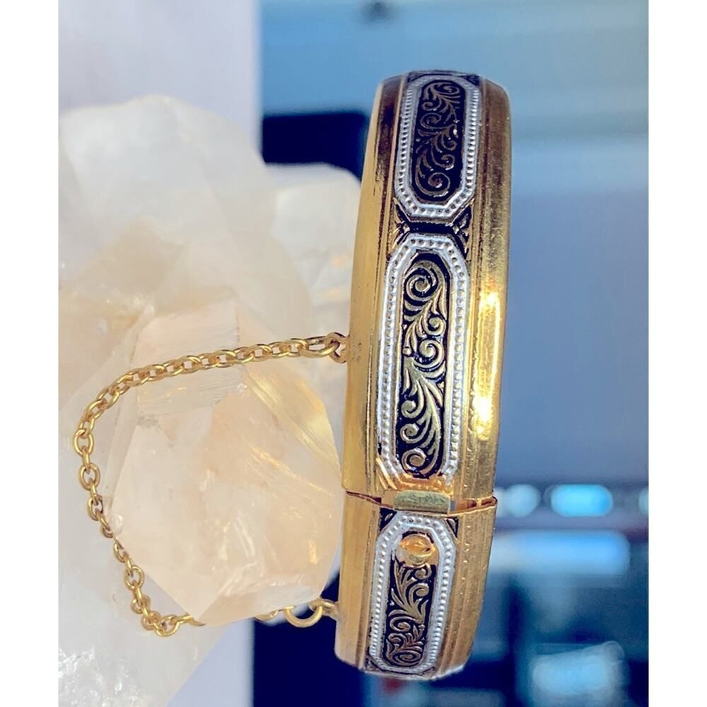 Gorgeous Vintage scroll pattern, enameled gold tone bracelet